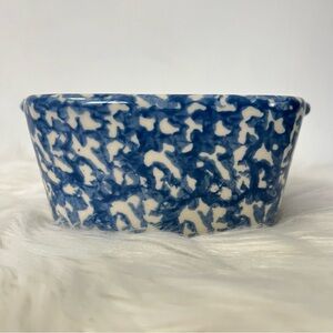 Gerald E. Henn Spongeware Small Casserole Dish Roseville Stoneware Blue Cream